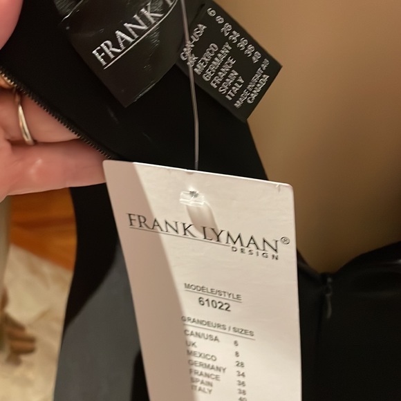 Frank Lyman long black Evening gown. NWT. Size 6. - Picture 7 of 8